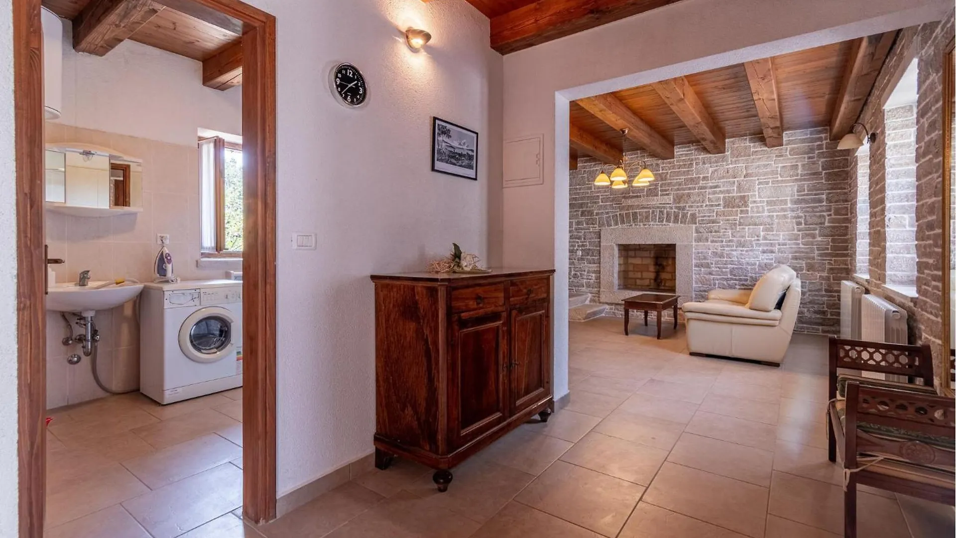 Stunning Apartment In Pazin With Wifi 0*,